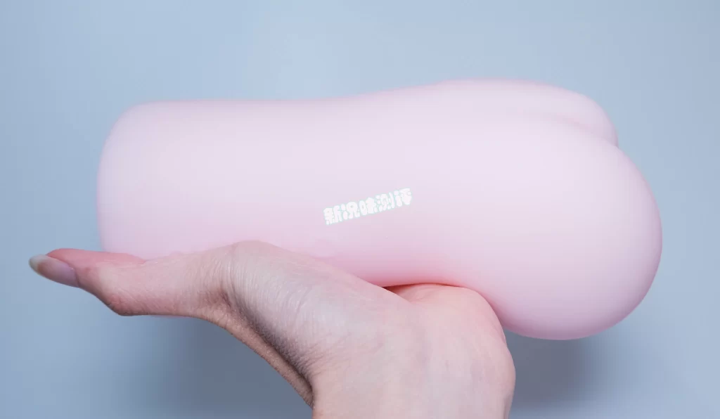 1kg的大克重软胶体！虽然上下包裹有些不均匀但后入体验还不错，ONAHO—momo桃灵酱测评