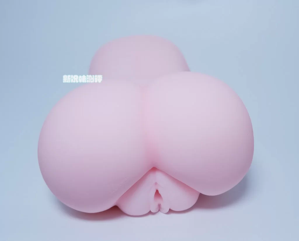 1kg的大克重软胶体！虽然上下包裹有些不均匀但后入体验还不错，ONAHO—momo桃灵酱测评