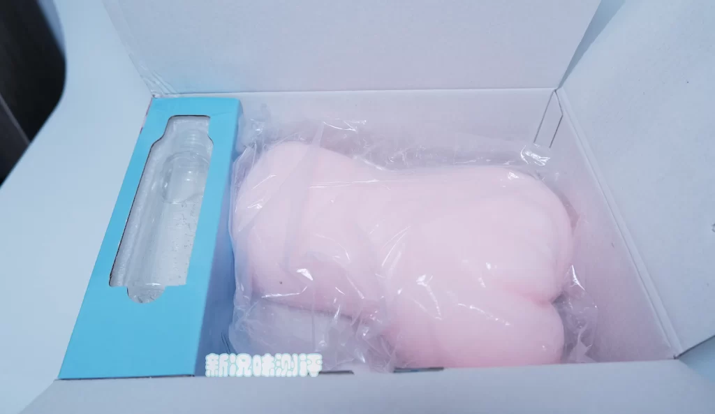 1kg的大克重软胶体！虽然上下包裹有些不均匀但后入体验还不错，ONAHO—momo桃灵酱测评