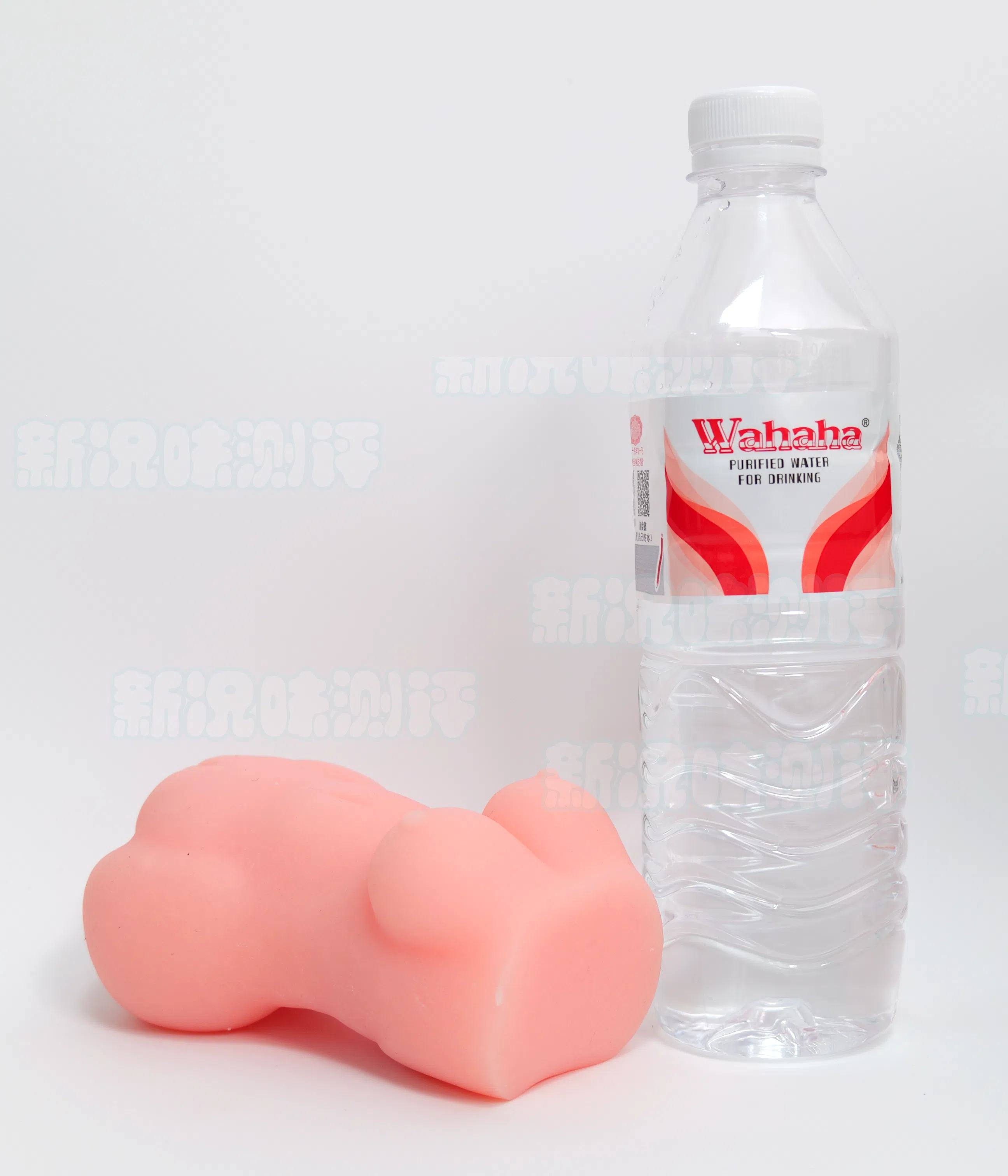 撸撸杯—青白之恋双娇·小白测评,依旧通红的胶体,神似桂师傅大包2.0,好在通道还算有点吸力。 20260819160416411-青白本体8.webp